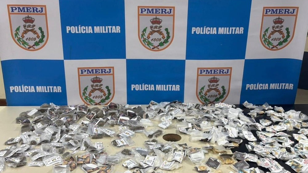 Três homens são presos por tráfico de drogas em Itaipuaçu, em Maricá