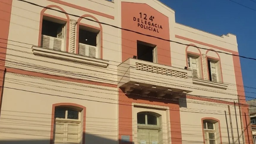 Policial civil aposentado é preso com carro roubado e adulterado em Saquarema