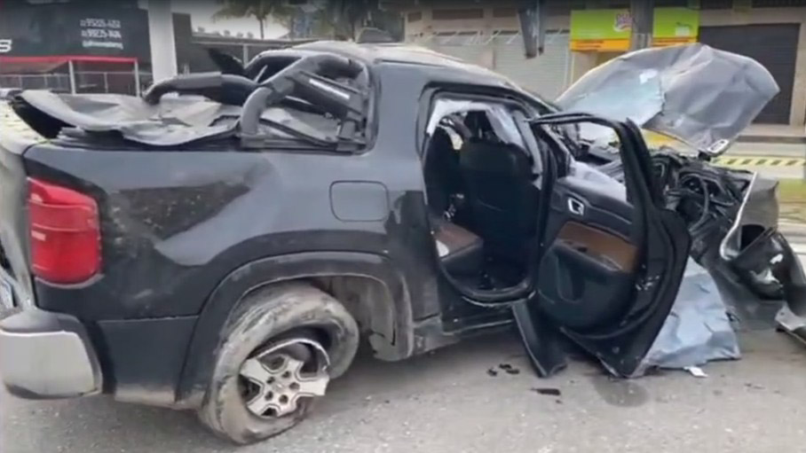 Adolescente morre e três pessoas ficam feridas em acidente na Avenida dos Bandeirantes, em Rio das Ostras