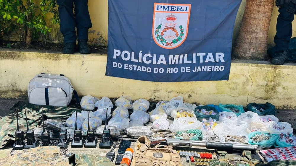 Confronto em São Pedro da Aldeia termina com prisão e apreensão de drogas e armas