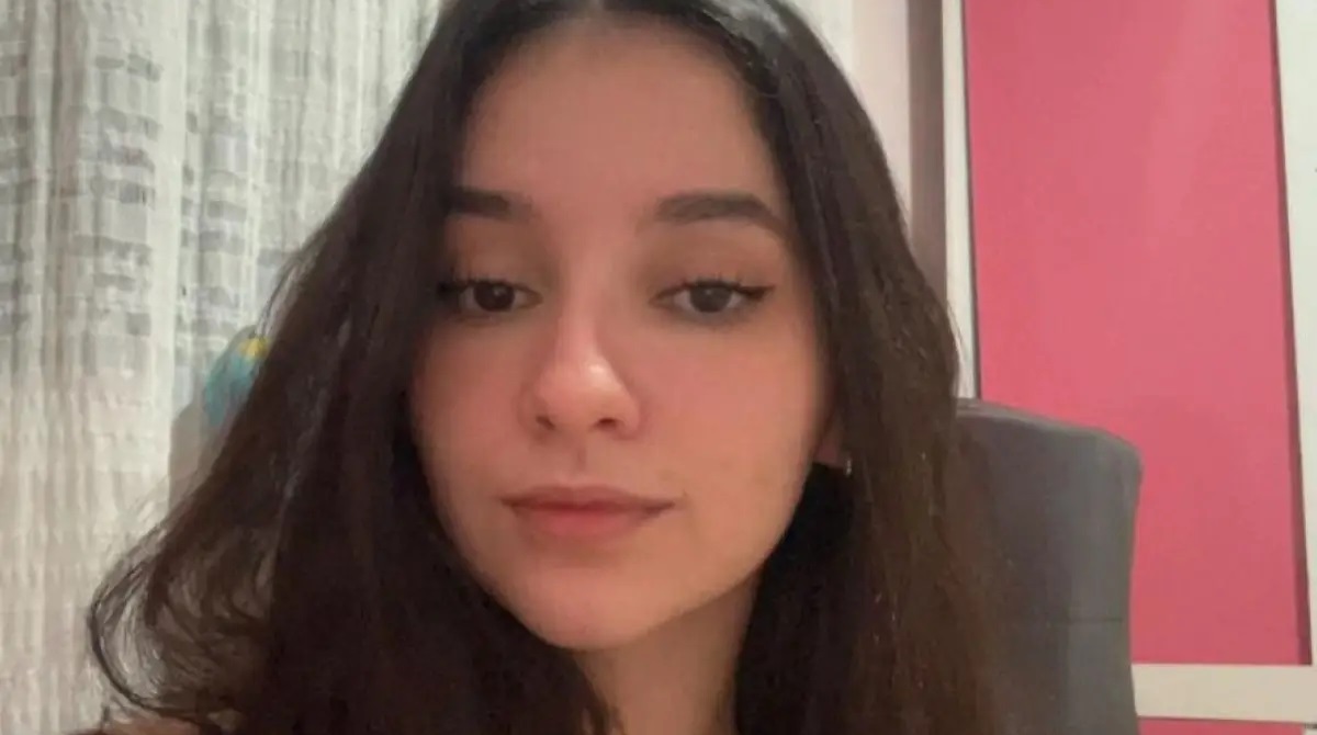 Tentativa de feminicídio: jovem de 20 anos é esfaqueada mais de 15 vezes após negar relacionamento no Rio