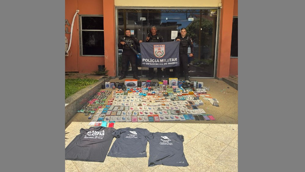 Eletrônicos furtados são encontrados escondidos em cemitério de Aperibé