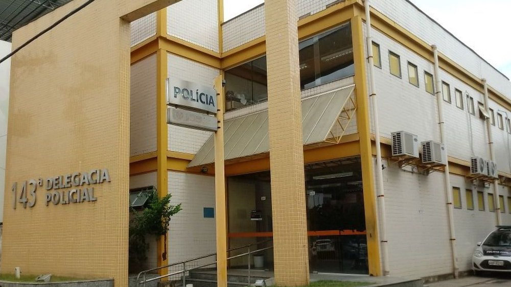 Mulher é presa suspeita de decepar os dedos dos pés da própria mãe em Itaperuna