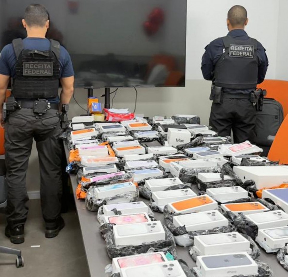 Receita Federal apreende mais de R$ 1 milhão em produtos ilegais no Rio