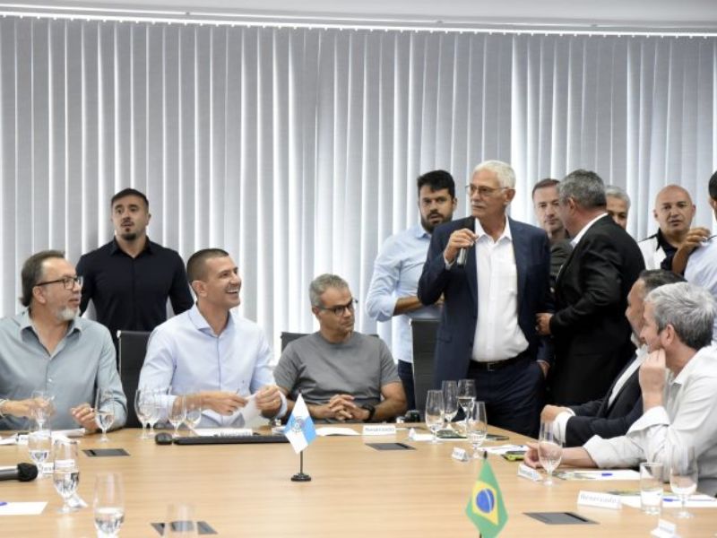 Prefeitos da região participam de evento de Douglas Ruas com 53 prefeitos do Estado