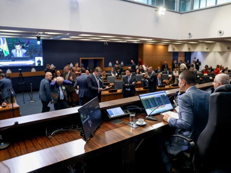 Mudanças nas presidências das comissões da Alerj promete acirrar ainda mais clima político no Rio