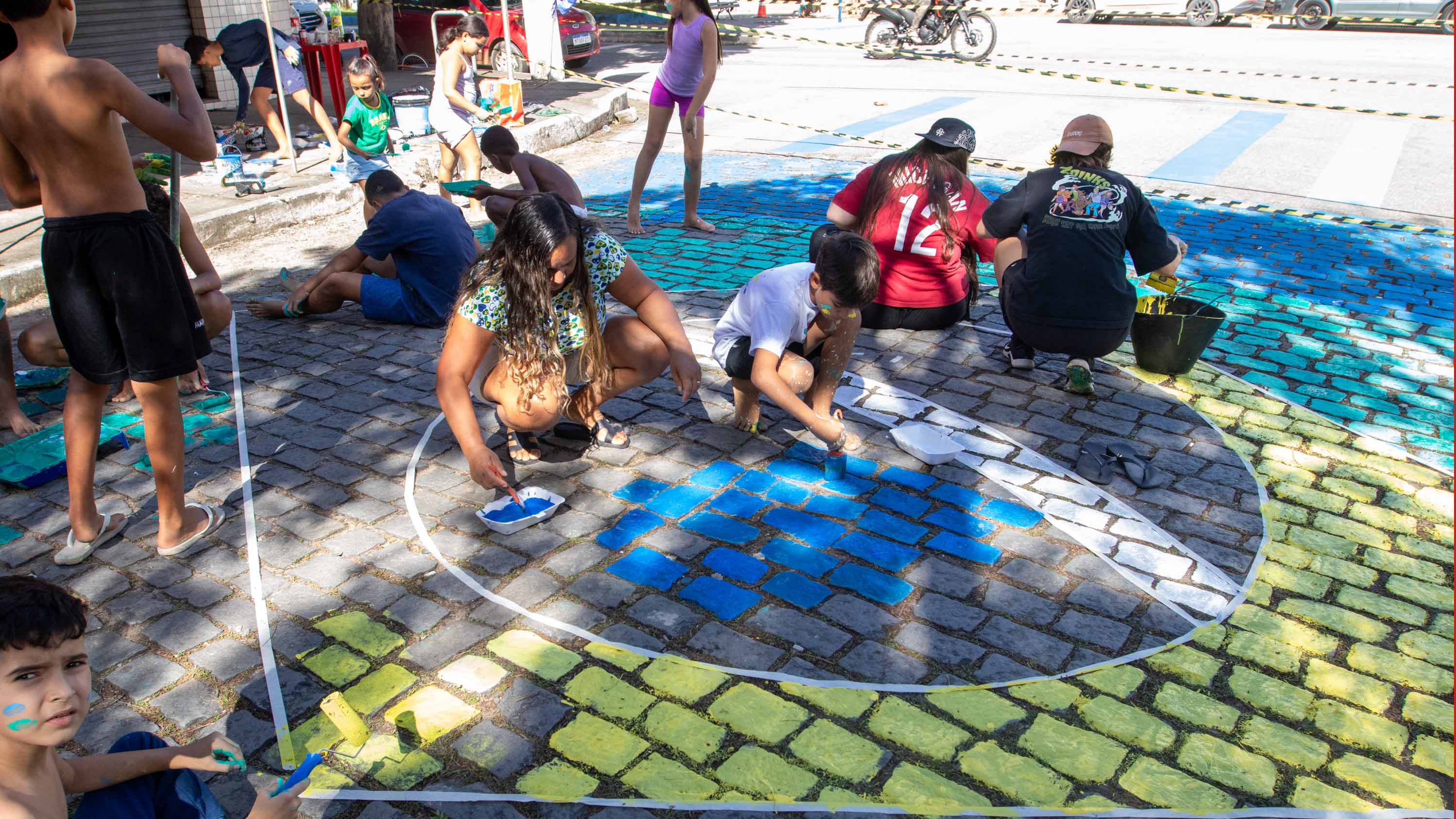 Macaé entra no clima da Copa e ruas ganham cores e antecipa concurso “Macaé na Torcida”