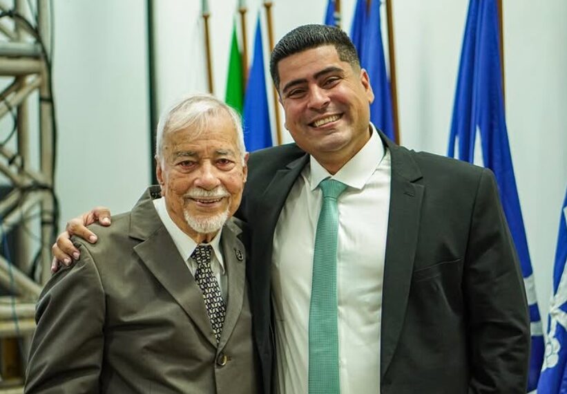 Bernard Tavares recebe Diploma de Mérito Municipal da Câmara de Macaé