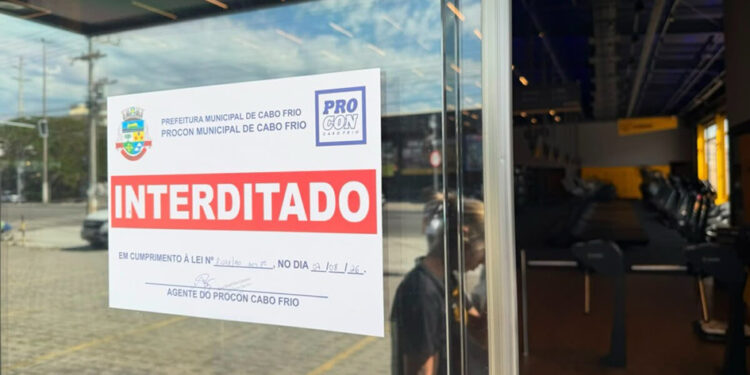 Academia em Cabo Frio é fechada após reclamações sobre condições de funcionamento