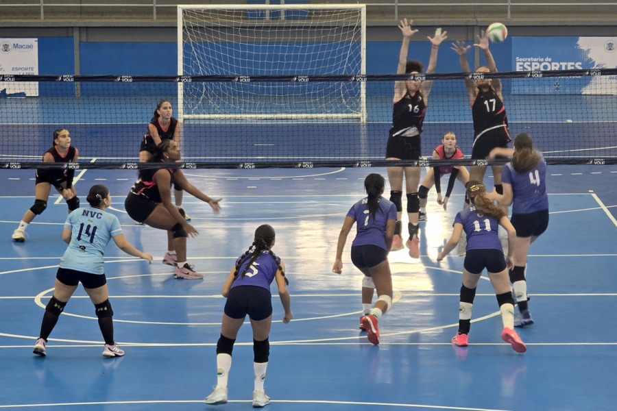 V4 Macaé vence Niterói no feminino pelo Estadual de Vôlei no Ginásio Municipal